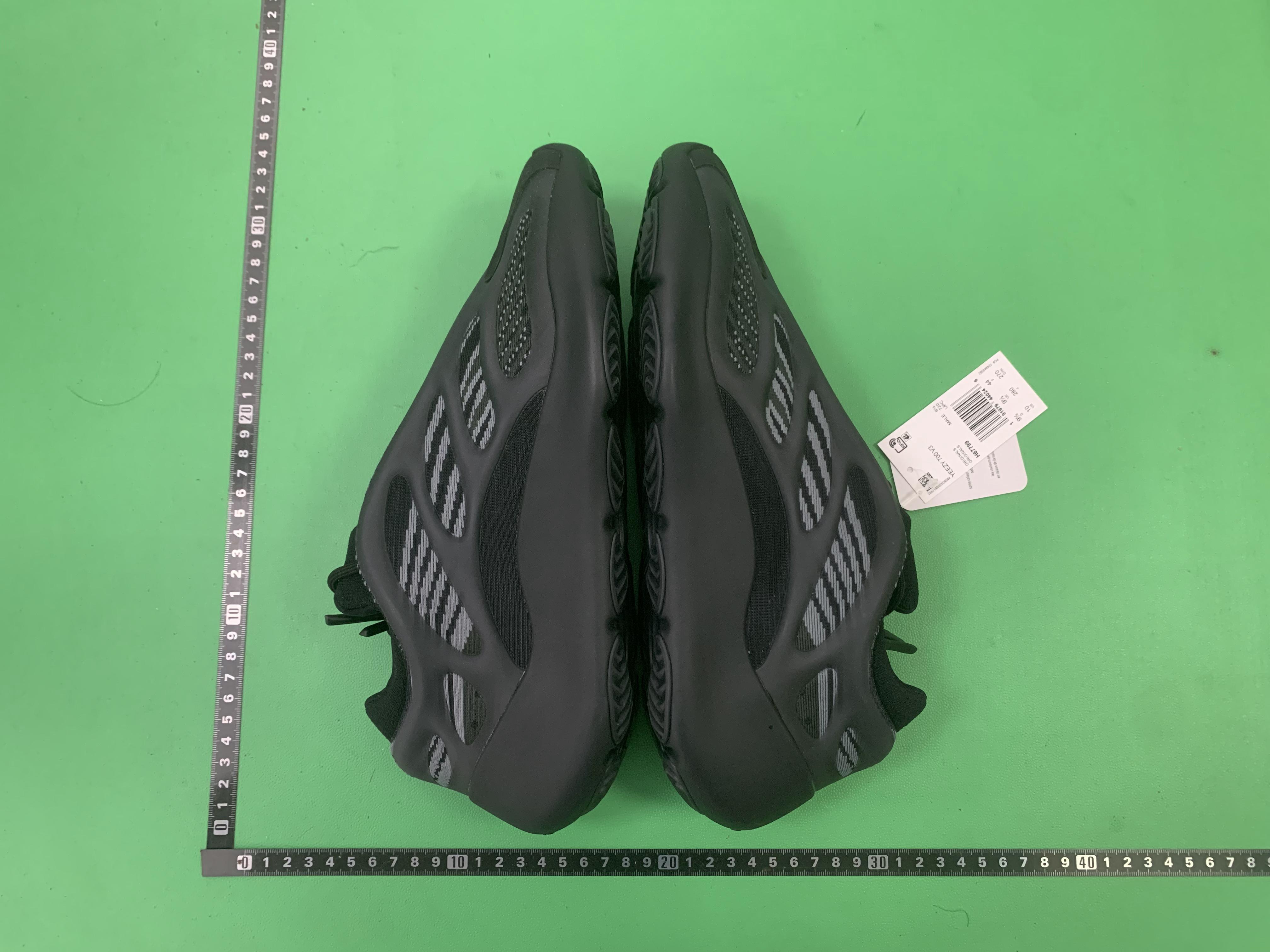 LW Batch Yeezy Boost 700 V3 -3