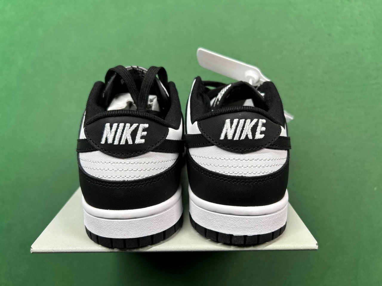 FK  Batch   Nike - Dunk Low Essential -4