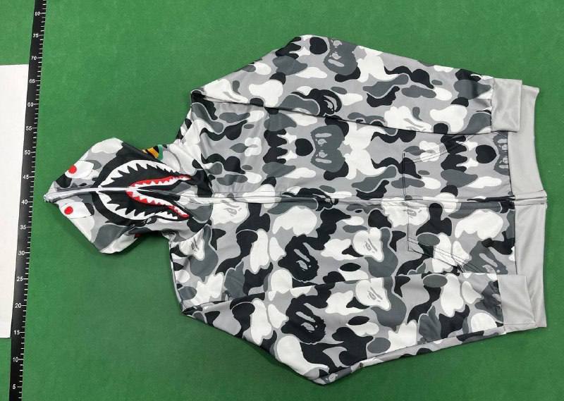 A  BATHING  APE  Shark series -2