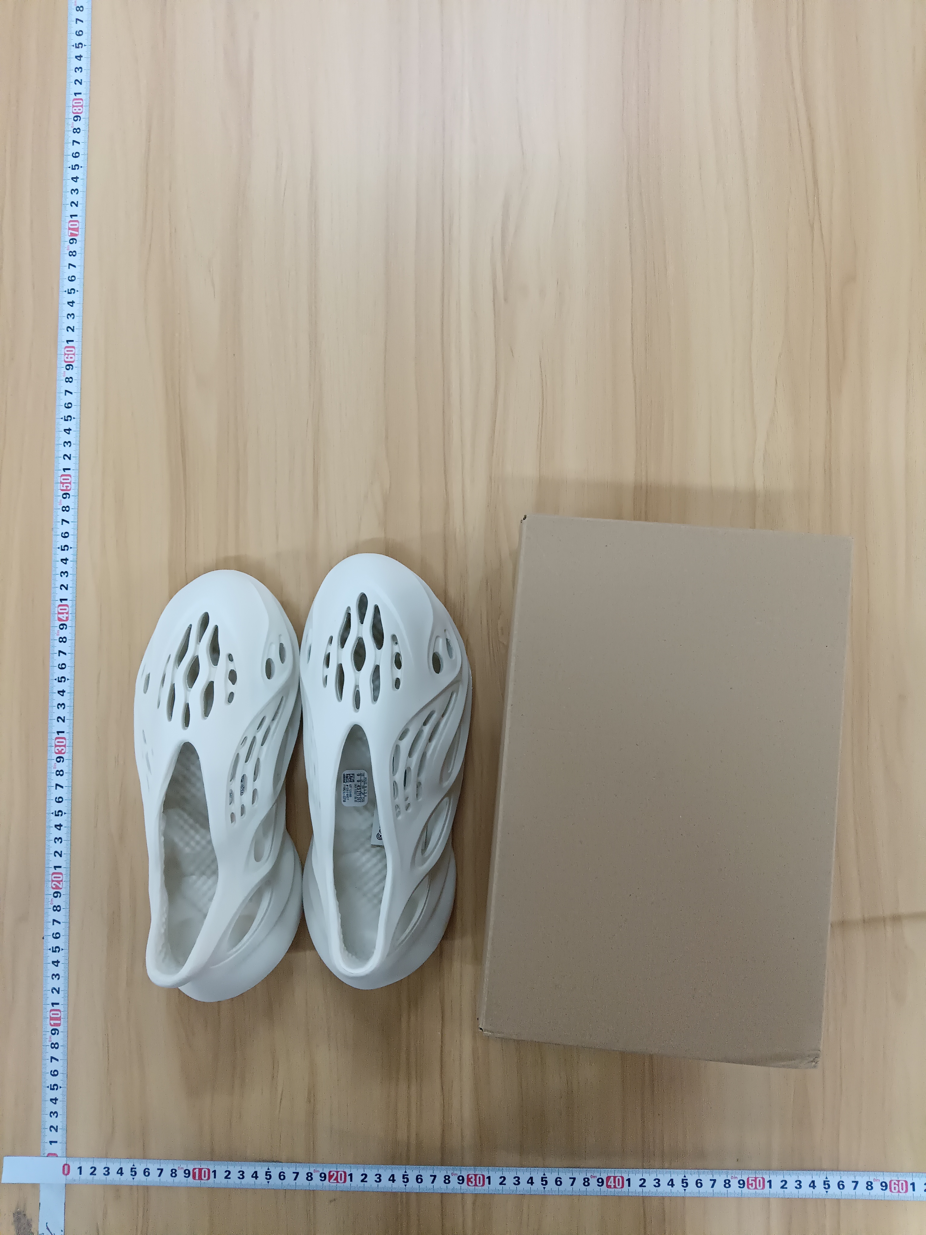 LW  Batch   Adidas Yeezy - YEEZY Foam Runner Onyx  -1