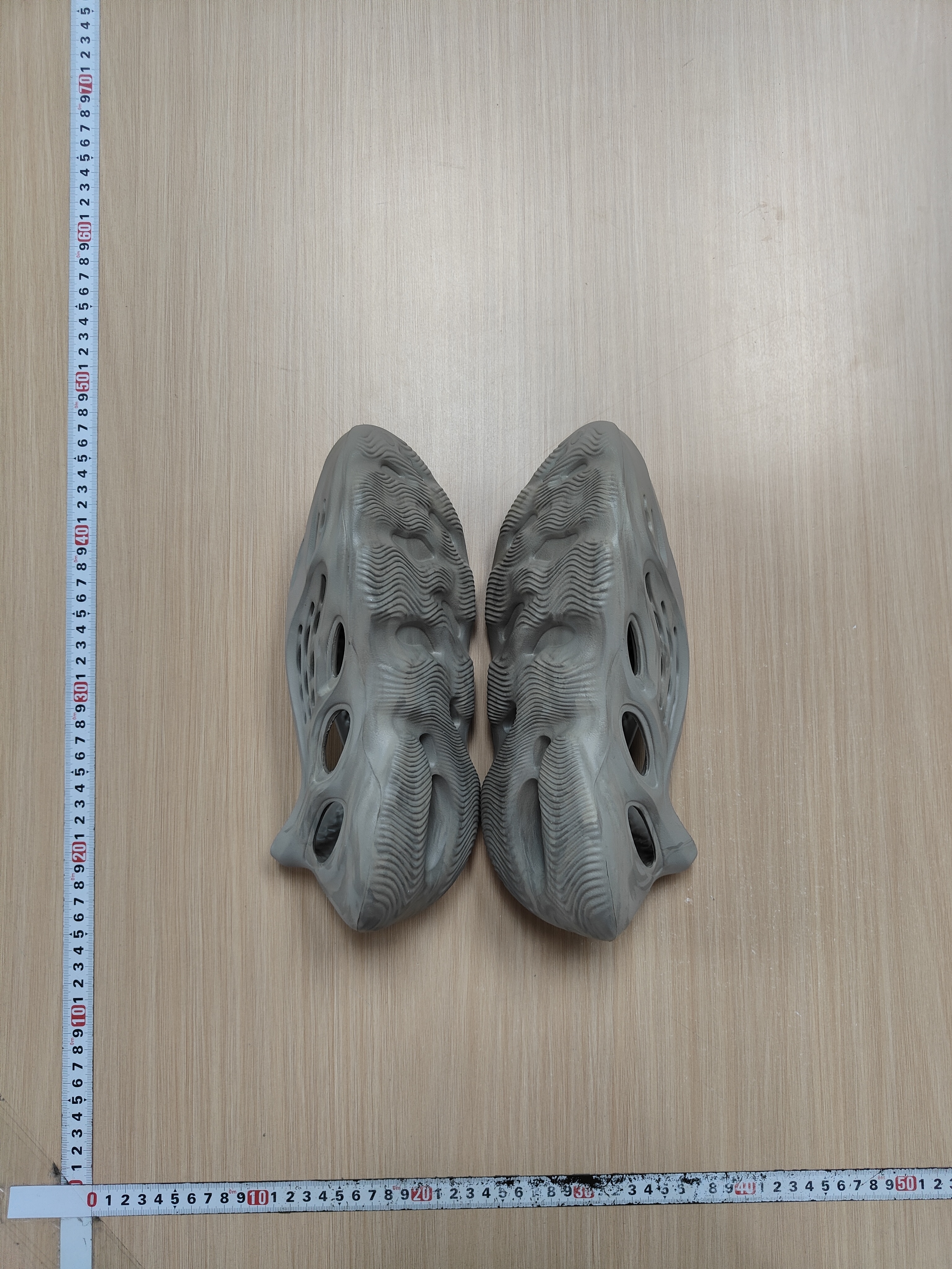 LW  Batch   Adidas Yeezy - YEEZY Foam Runner Onyx  -10