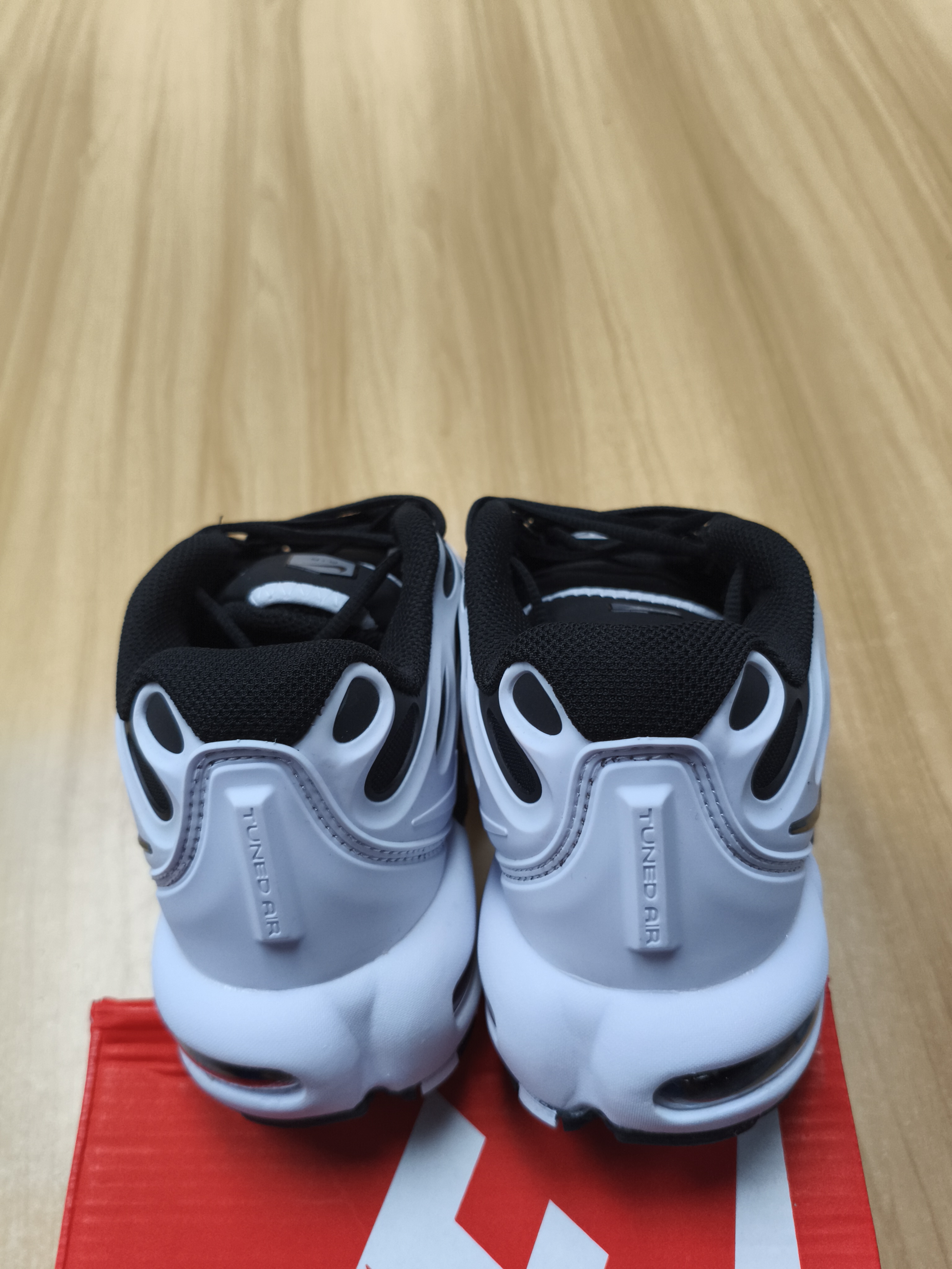 Nike Air Max Plus Drift -1