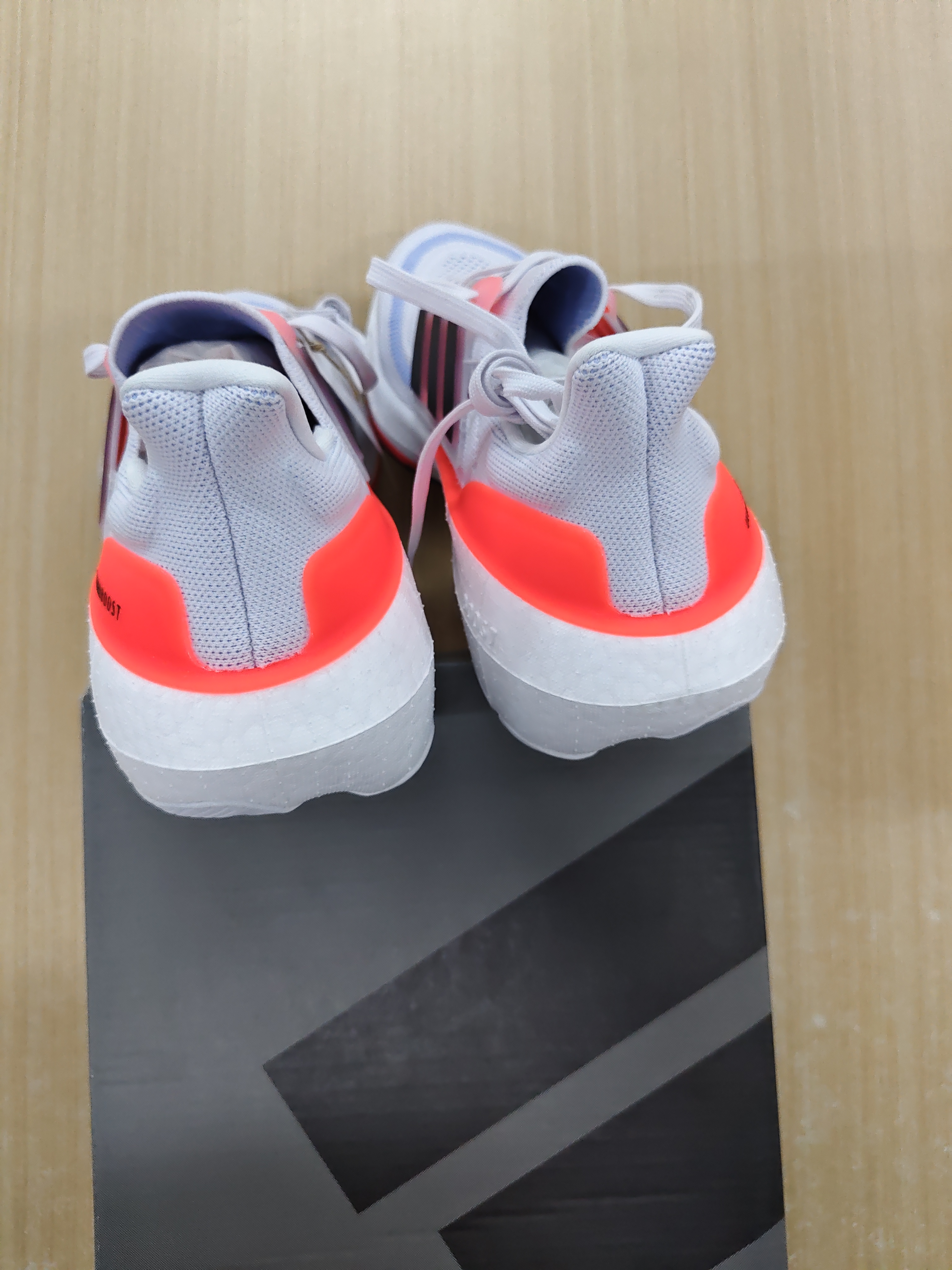 Adidas Ultraboost  Light  -1