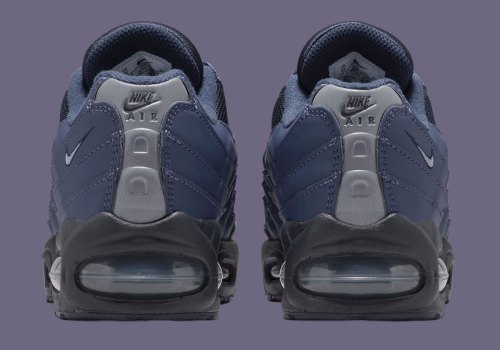 First Look At The Nike Air Max 95 OG “Sanded Purple”(pic3) First Look At The Nike Air Max 95 OG “Sanded Purple”(pic3)