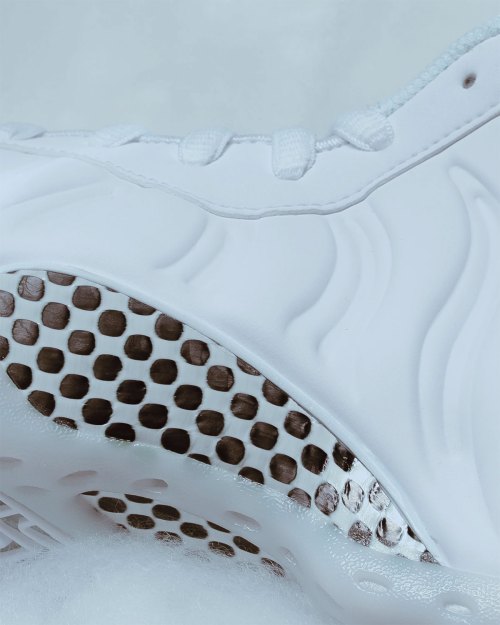 The White Nike Air Foamposite One Drops Tomorrow(pic4) The White Nike Air Foamposite One Drops Tomorrow(pic4)